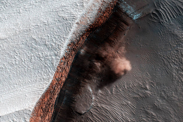 Mars - Avalanche in Action